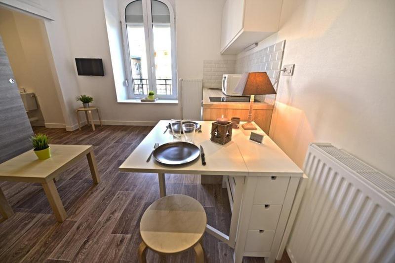 Appartment Les Suites Du Parc Besanzón Habitación foto