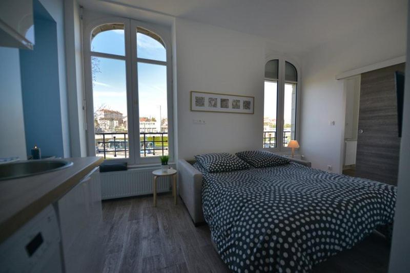 Appartment Les Suites Du Parc Besanzón Habitación foto